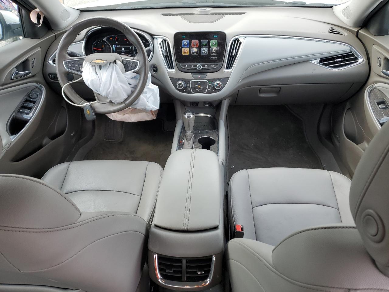 2018 Chevrolet Malibu - Image 8