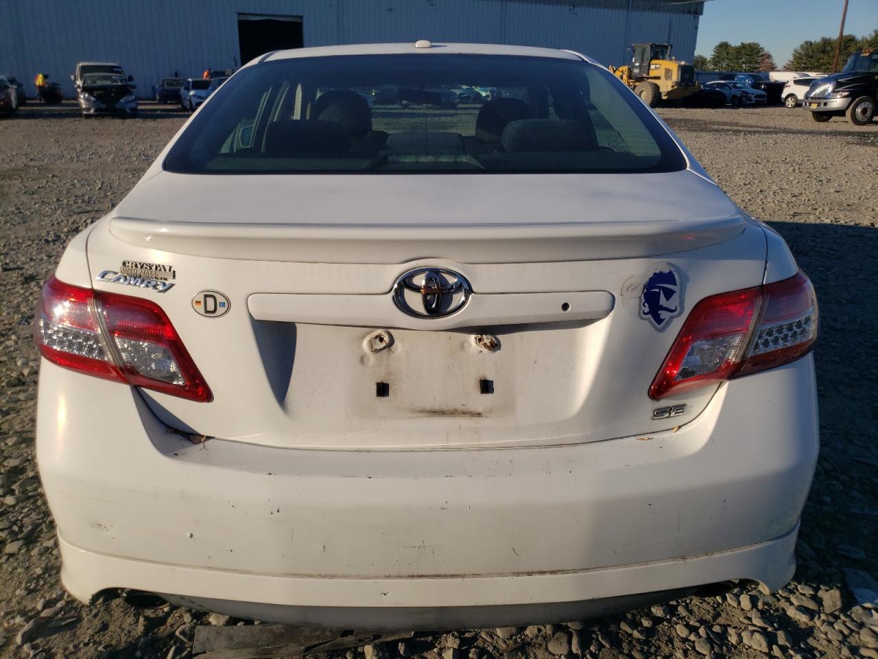 2011 Toyota Camry - Image 6