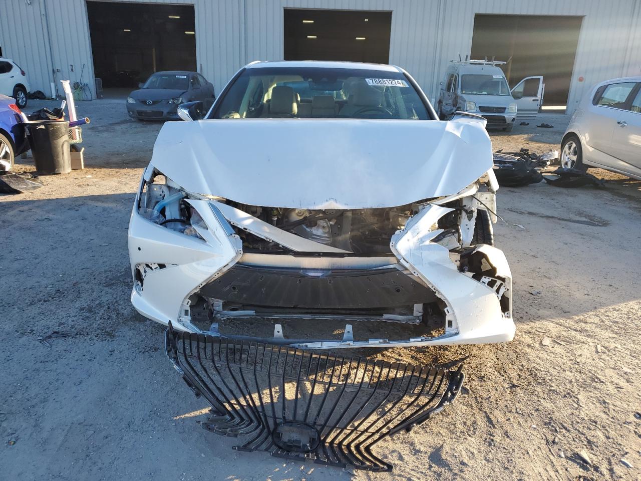 2019 Lexus ES - Image 5