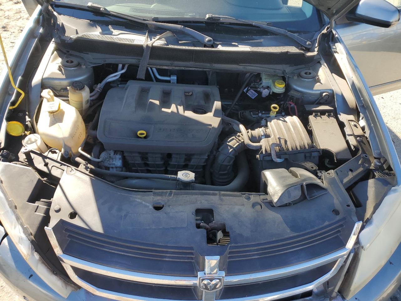 2010 Dodge Avenger - Image 11