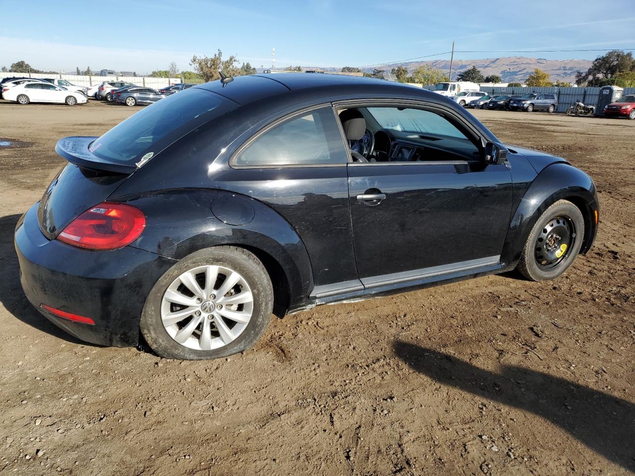 VIN 3VWF17AT5GM601420 2016 VOLKSWAGEN BEETLE no.3