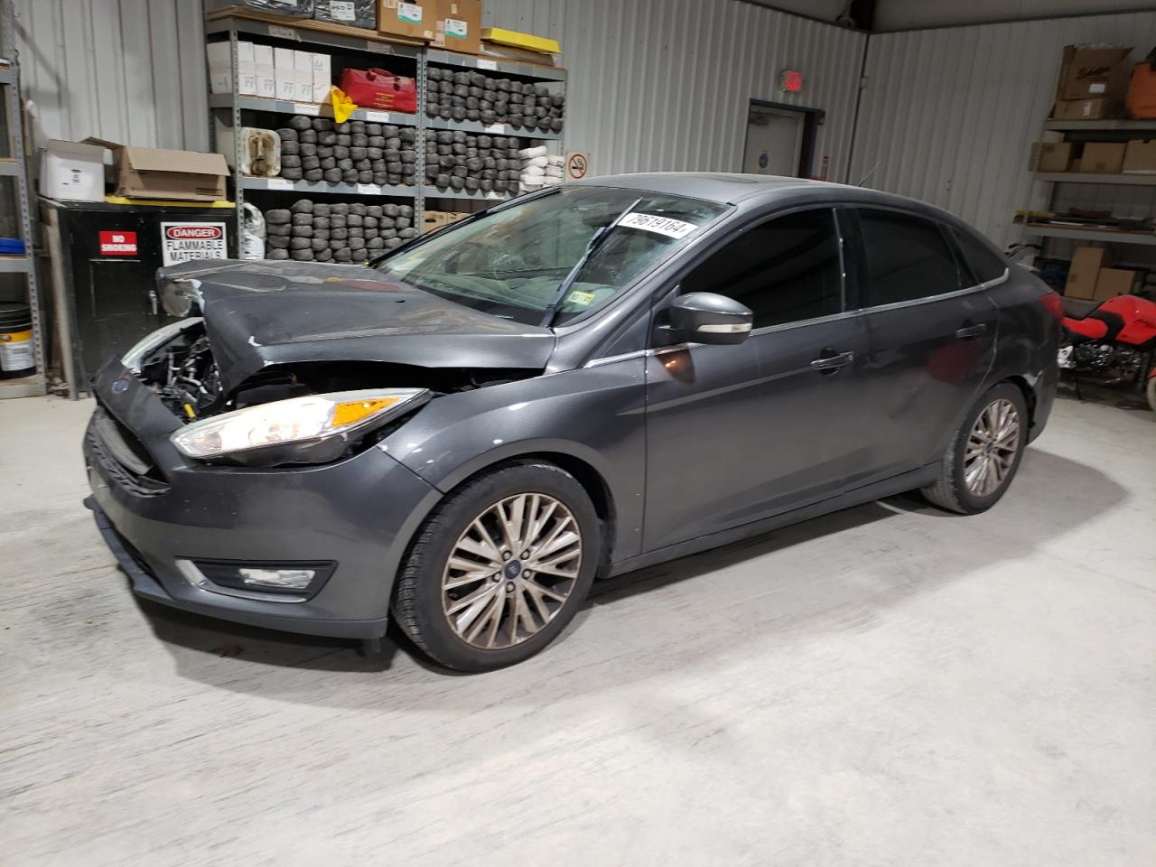 VIN 1FADP3J28FL228386 2015 FORD FOCUS no.1