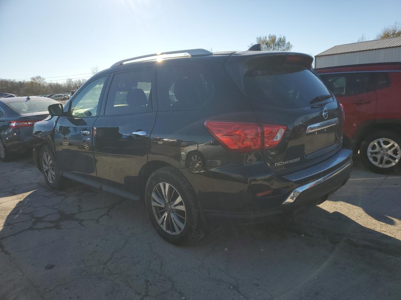 2020 Nissan Pathfinder - Image 2