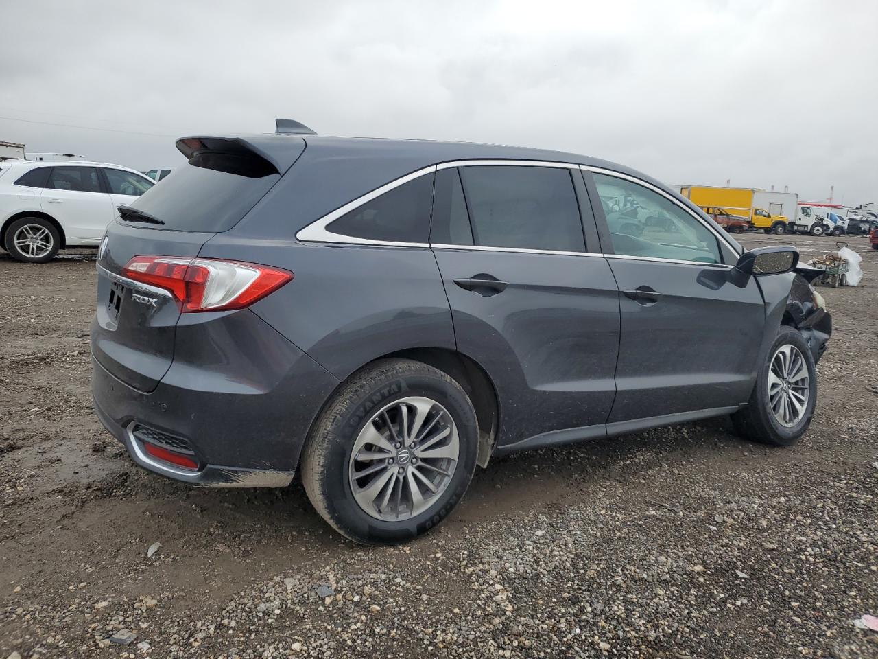 VIN 5J8TB3H78GL018220 2016 ACURA RDX no.3