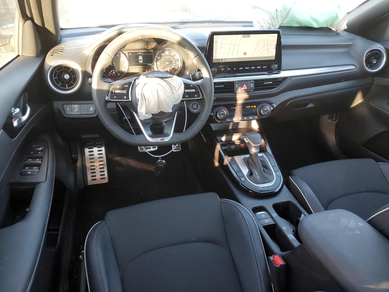 2024 Kia Forte - Image 8