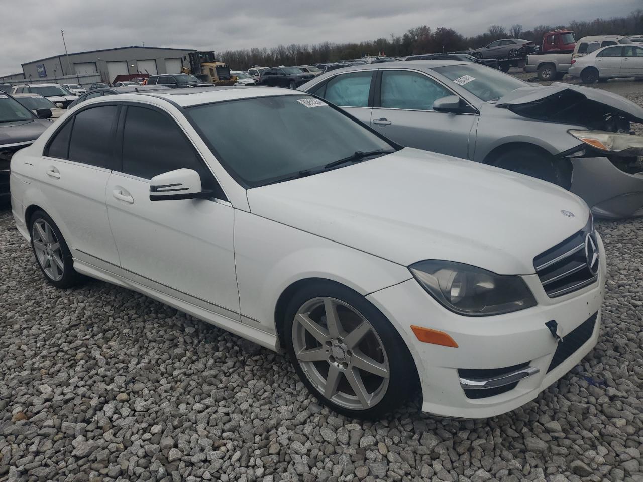 VIN WDDGF4HBXEA956071 2014 MERCEDES-BENZ C-CLASS no.4