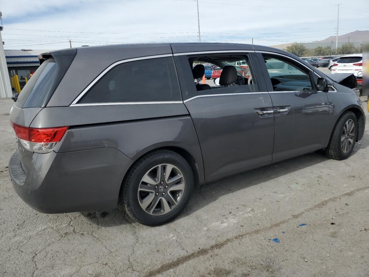 2016 Honda Odyssey - Image 3