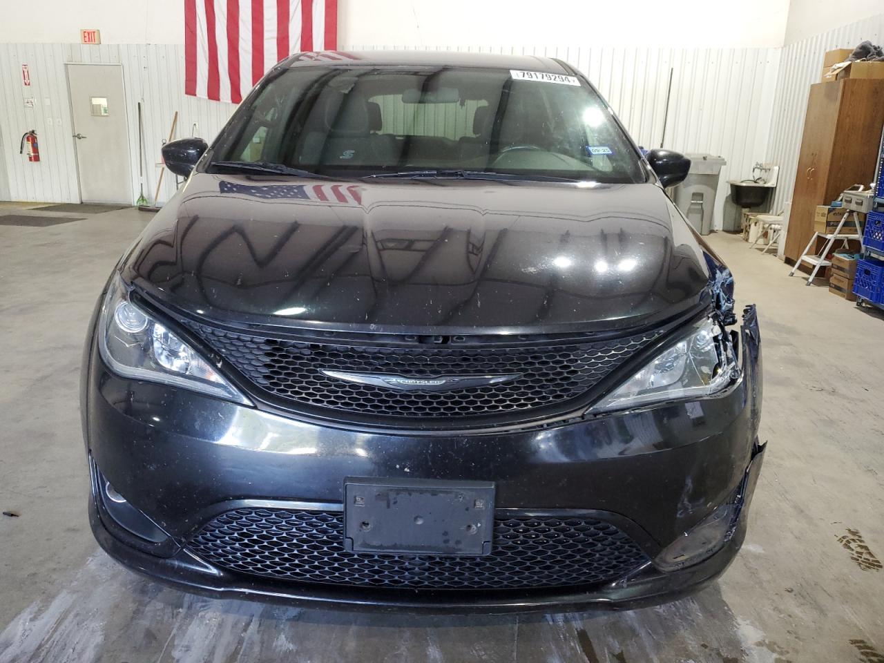 2018 Chrysler Pacifica - Image 5