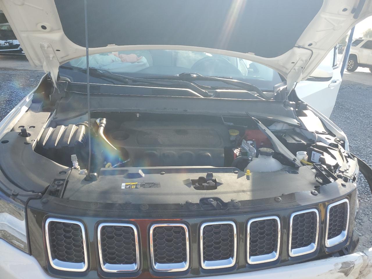 2019 Jeep Compass - Image 13