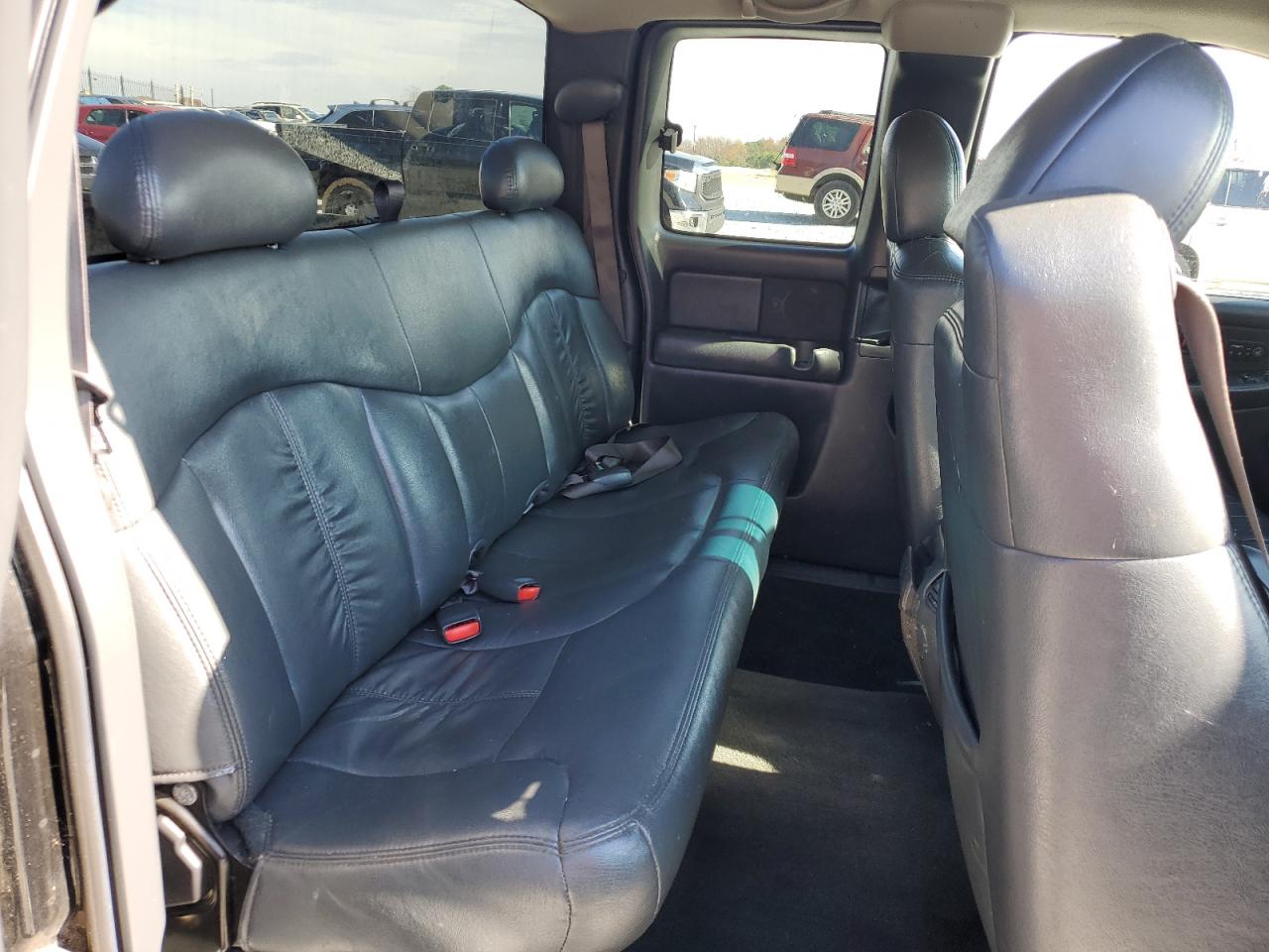 2001 GMC Sierra - Image 10