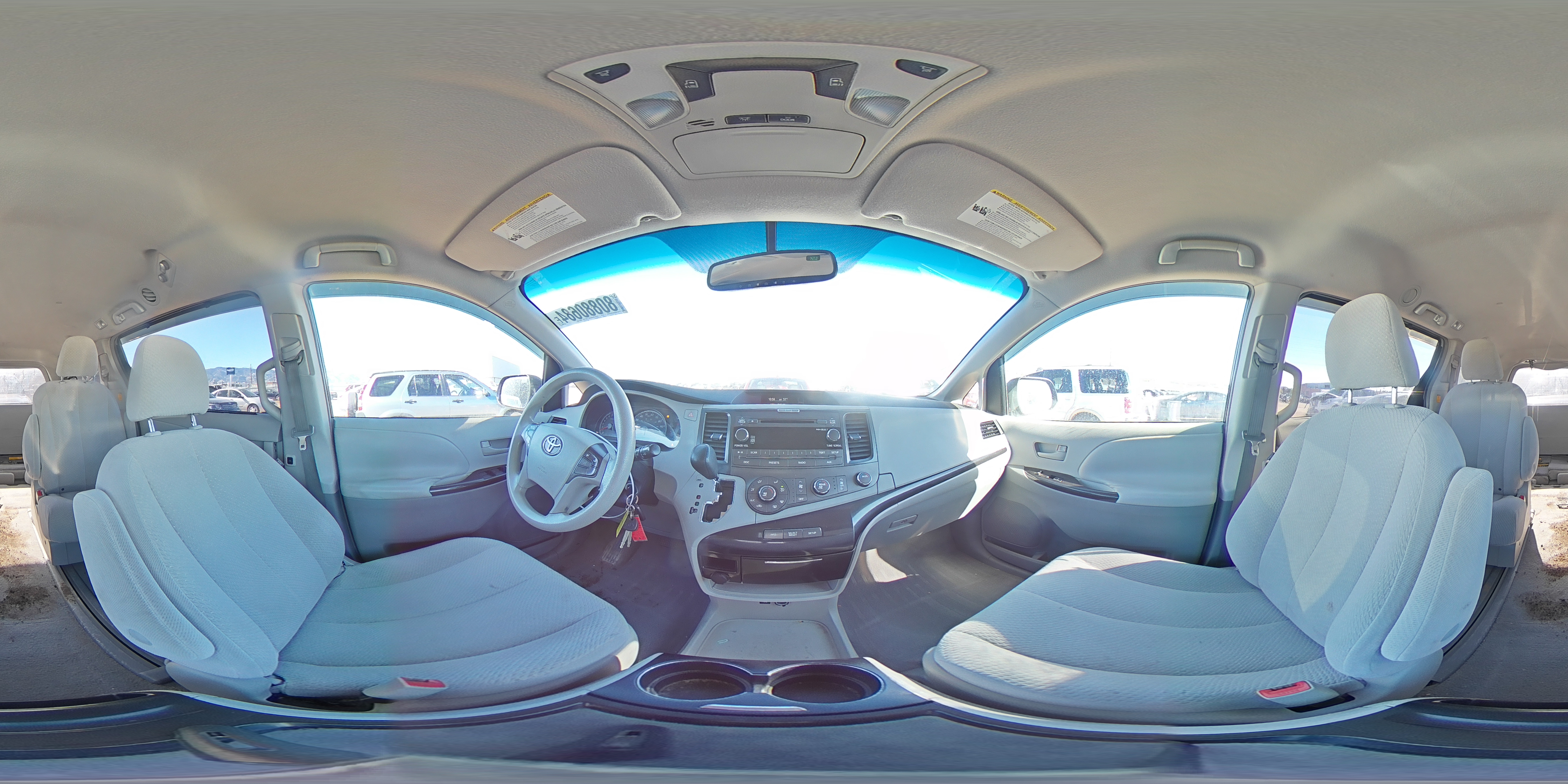2011 Toyota Sienna - Image 13