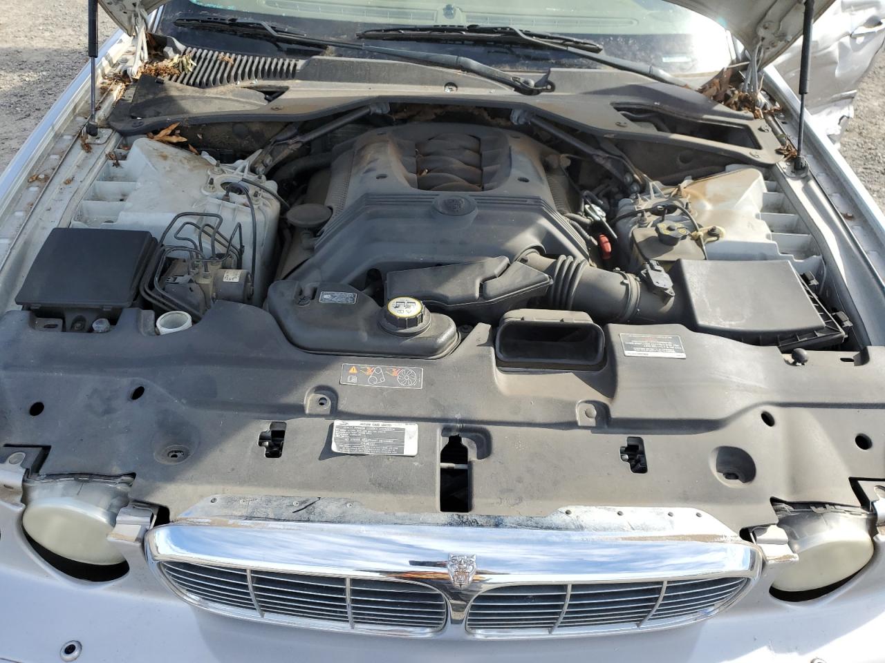 2004 Jaguar XJ - Image 13