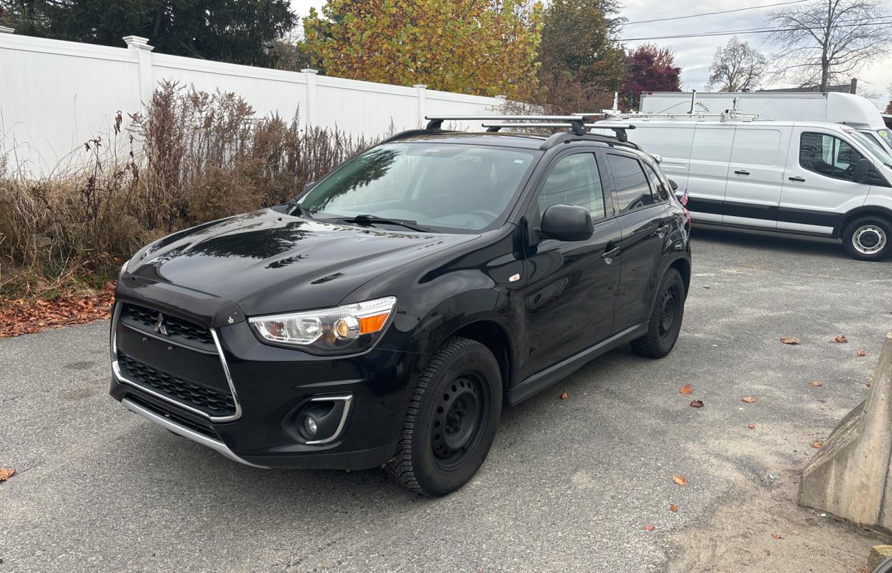 2015 Mitsubishi Outlander - Image 2