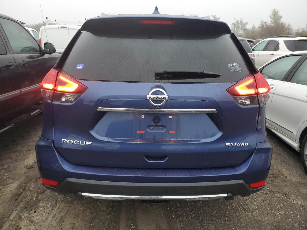 2017 Nissan Rogue Sv VIN: 5N1AT2MV8HC858111 Lot: 80127694