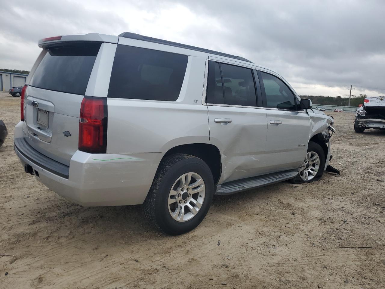 VIN 1GNSCBKC5FR585012 2015 CHEVROLET TAHOE no.3