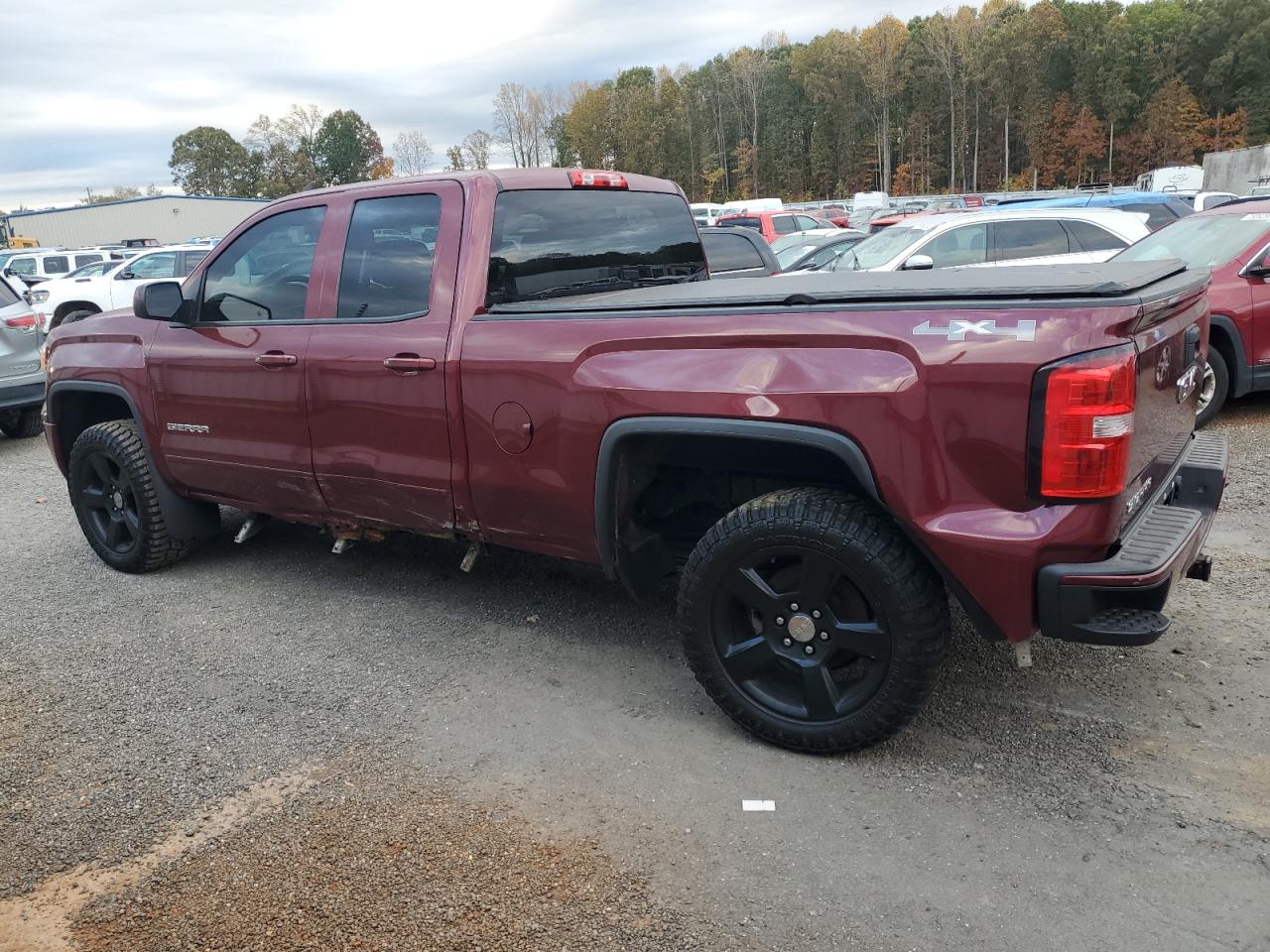 2015 GMC Sierra - Image 2