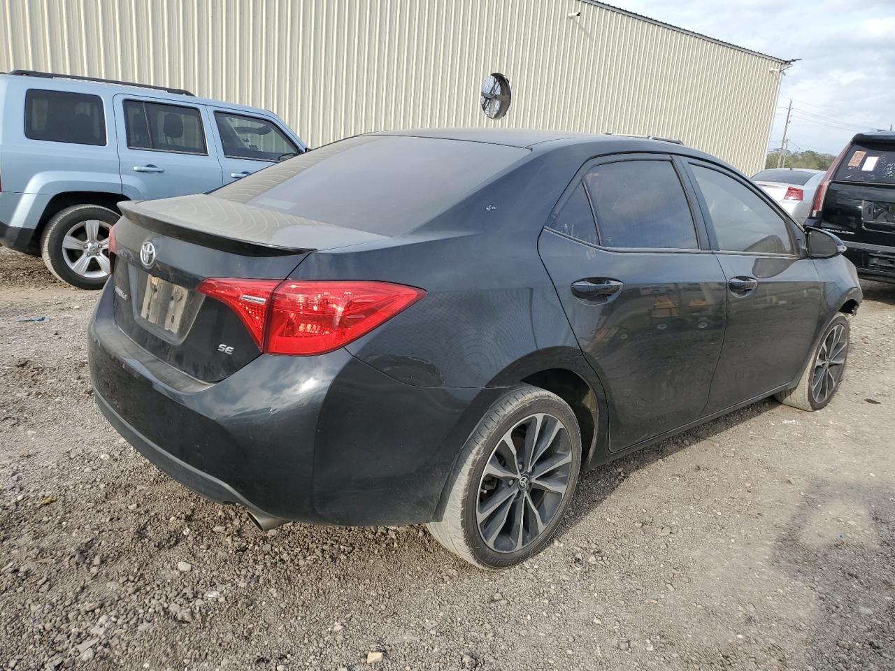 VIN 5YFBURHE7JP846585 2018 TOYOTA COROLLA no.3