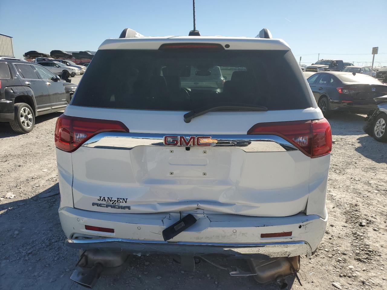 2019 GMC Acadia - Image 6