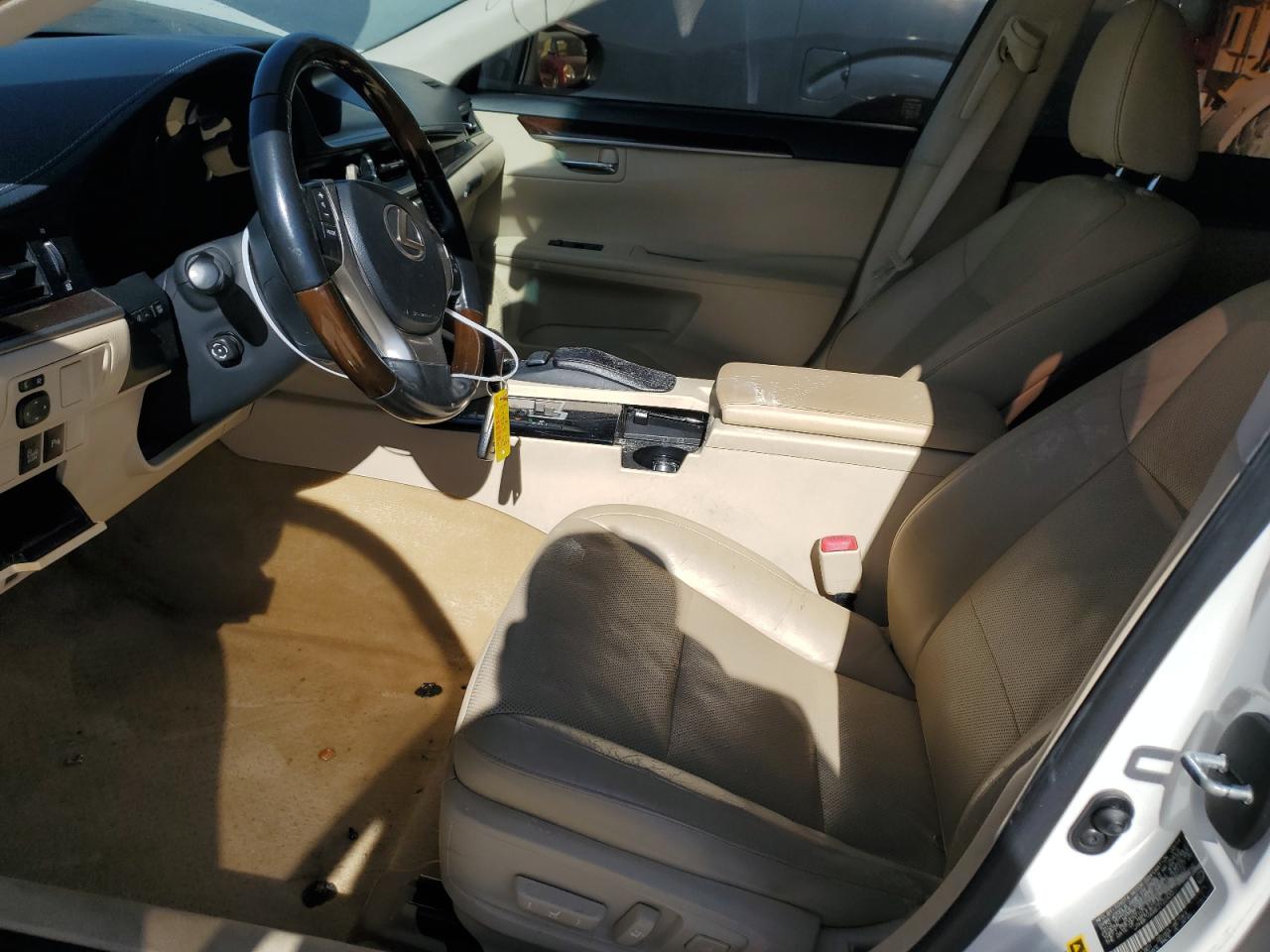 2014 Lexus ES - Image 7