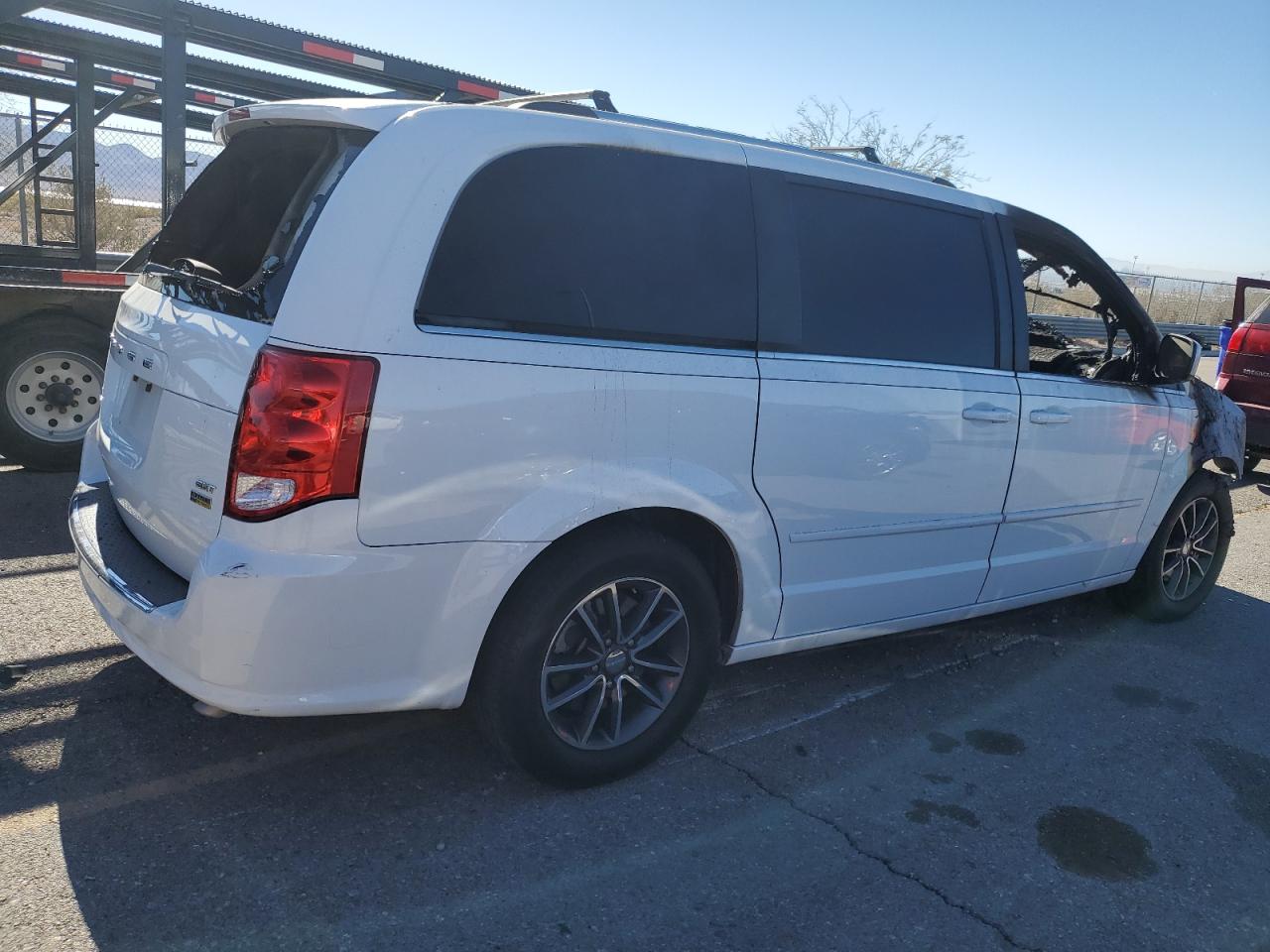2017 Dodge Caravan - Image 3