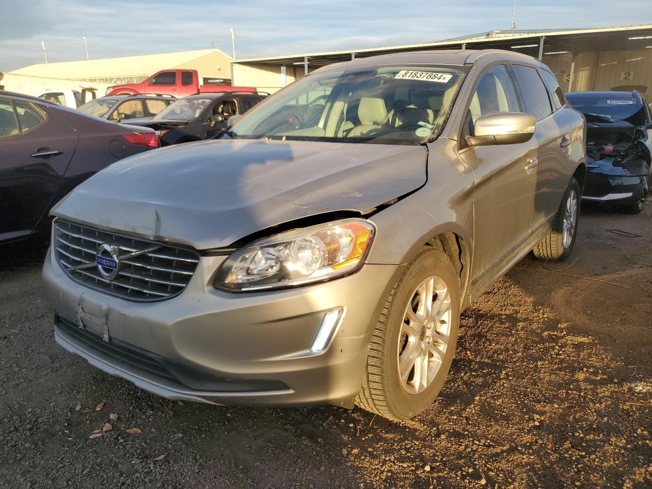 VIN YV4612RK7G2812477 2016 VOLVO XC60 no.1