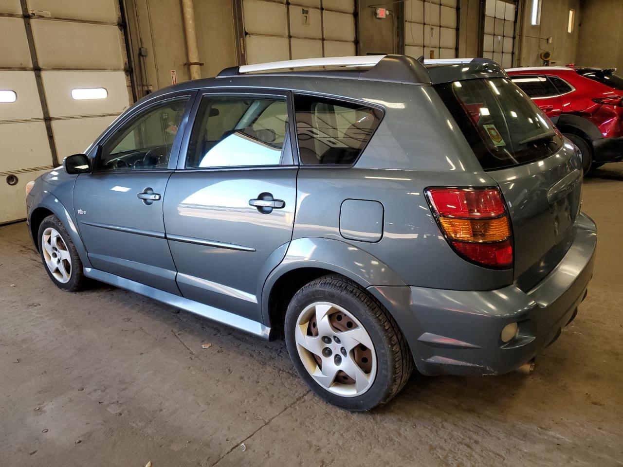 2006 Pontiac Vibe - Image 2