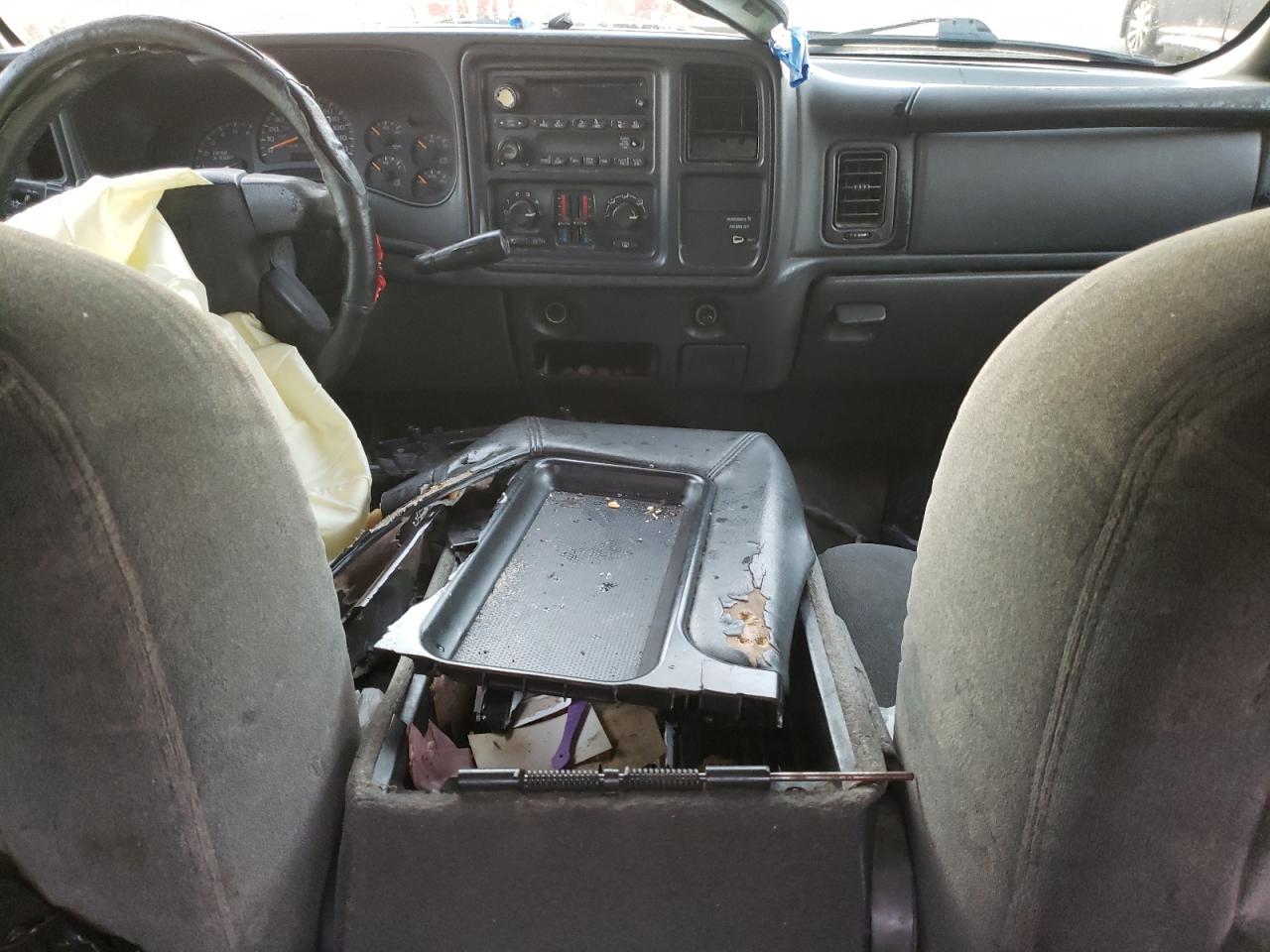 2004 Chevrolet Silverado - Image 8