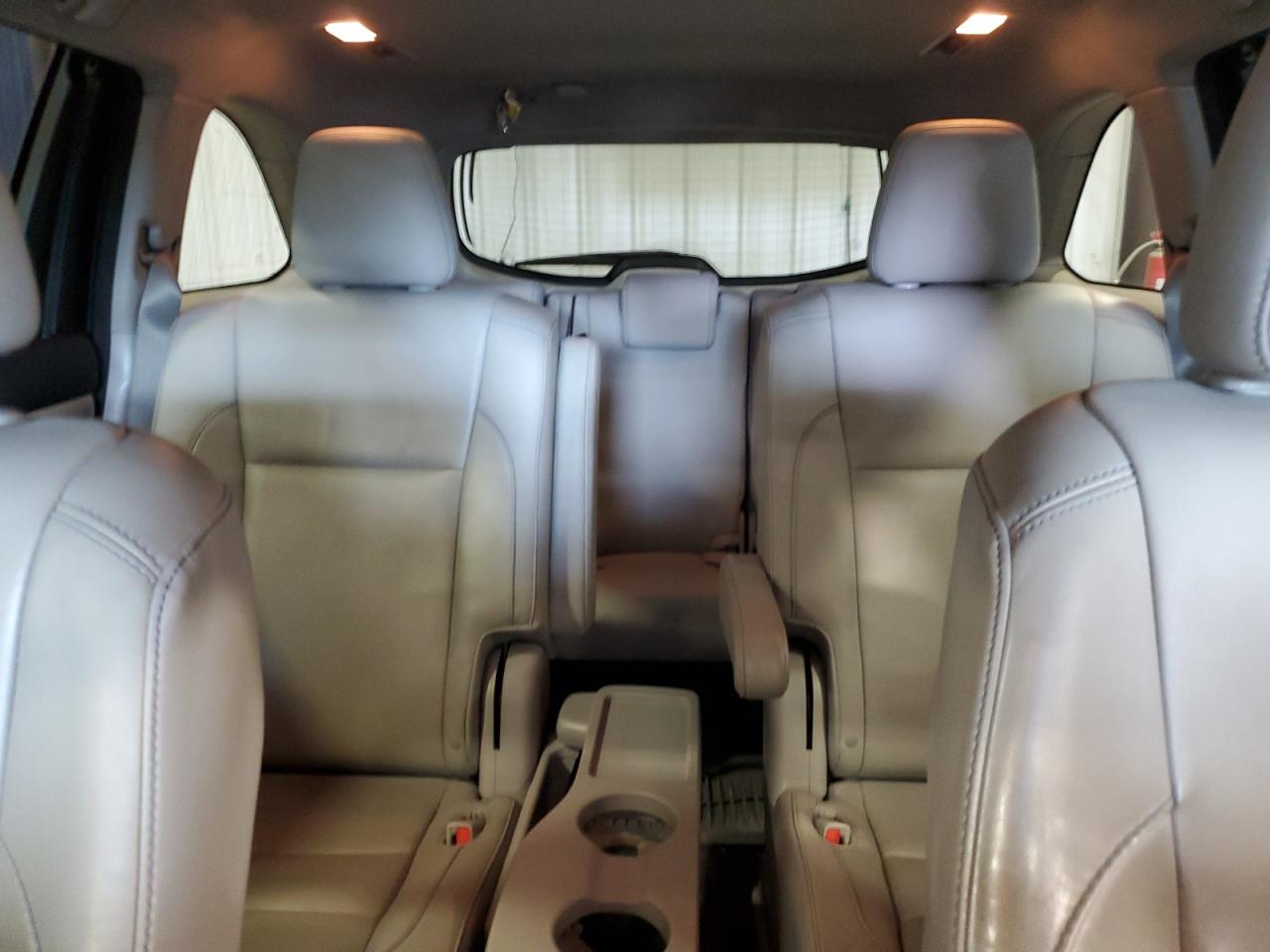 2015 Toyota Highlander - Image 10
