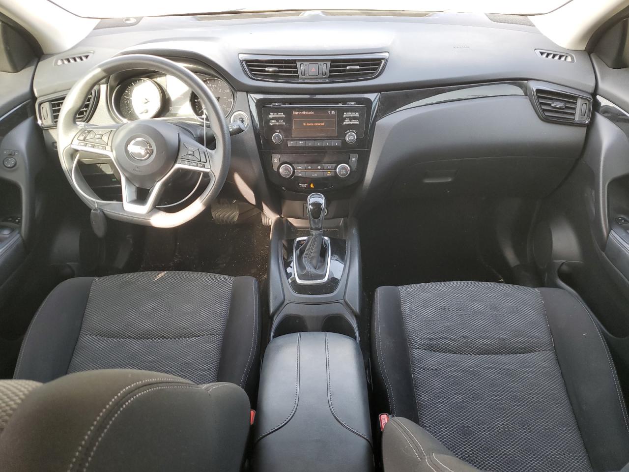 2017 Nissan Rogue - Image 8