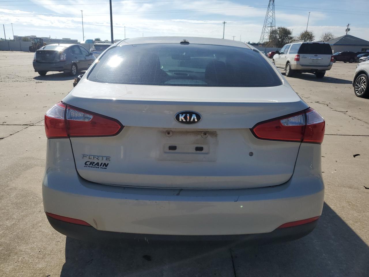 VIN KNAFK4A61F5372535 2015 KIA FORTE no.6