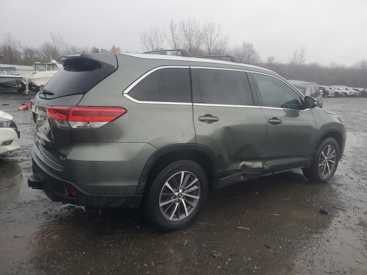 2018 Toyota Highlander - Image 3