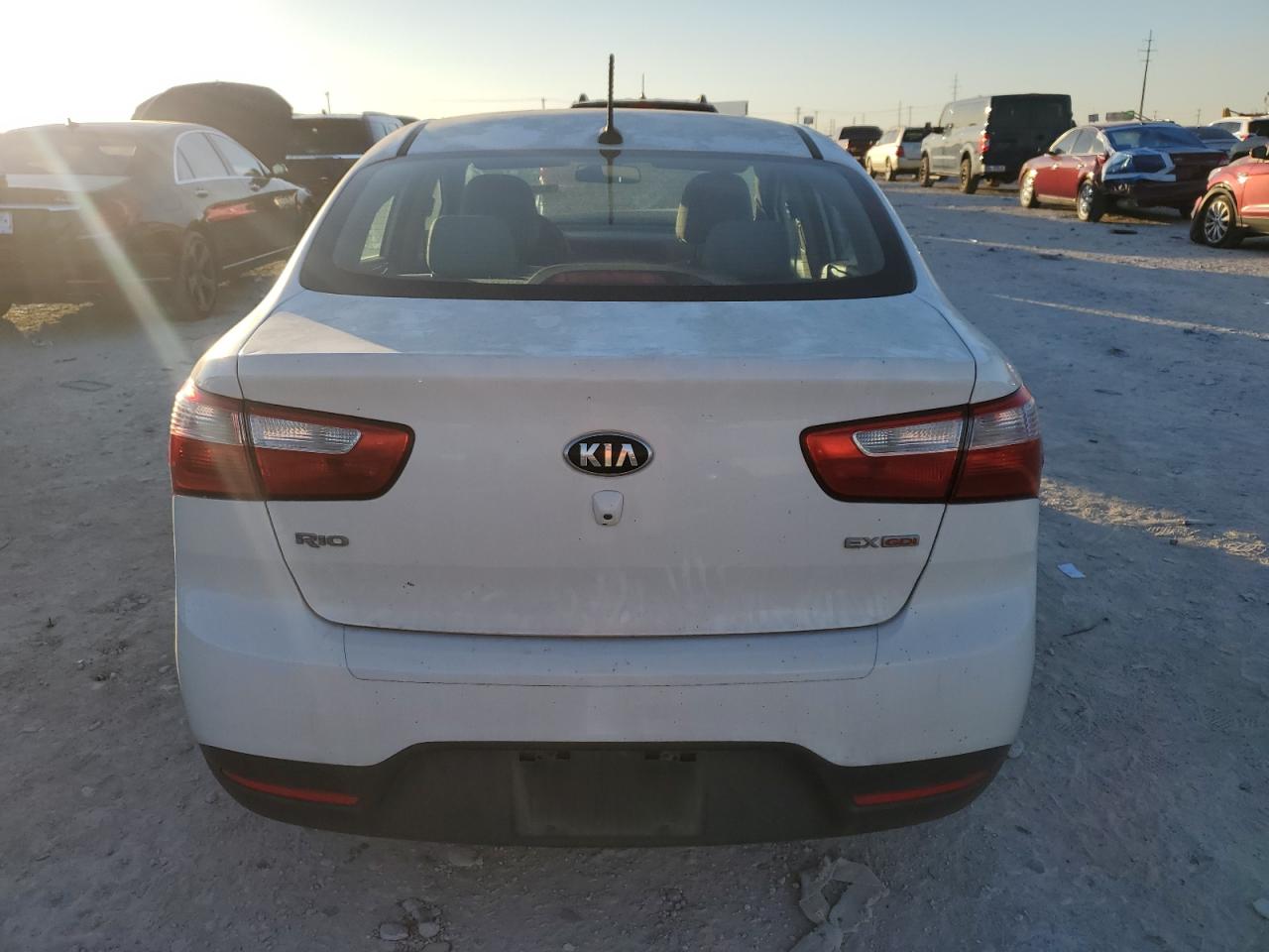 2015 Kia Rio - Image 6