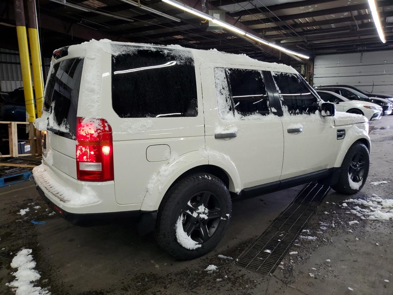 2009 Land Rover LR3 - Image 3