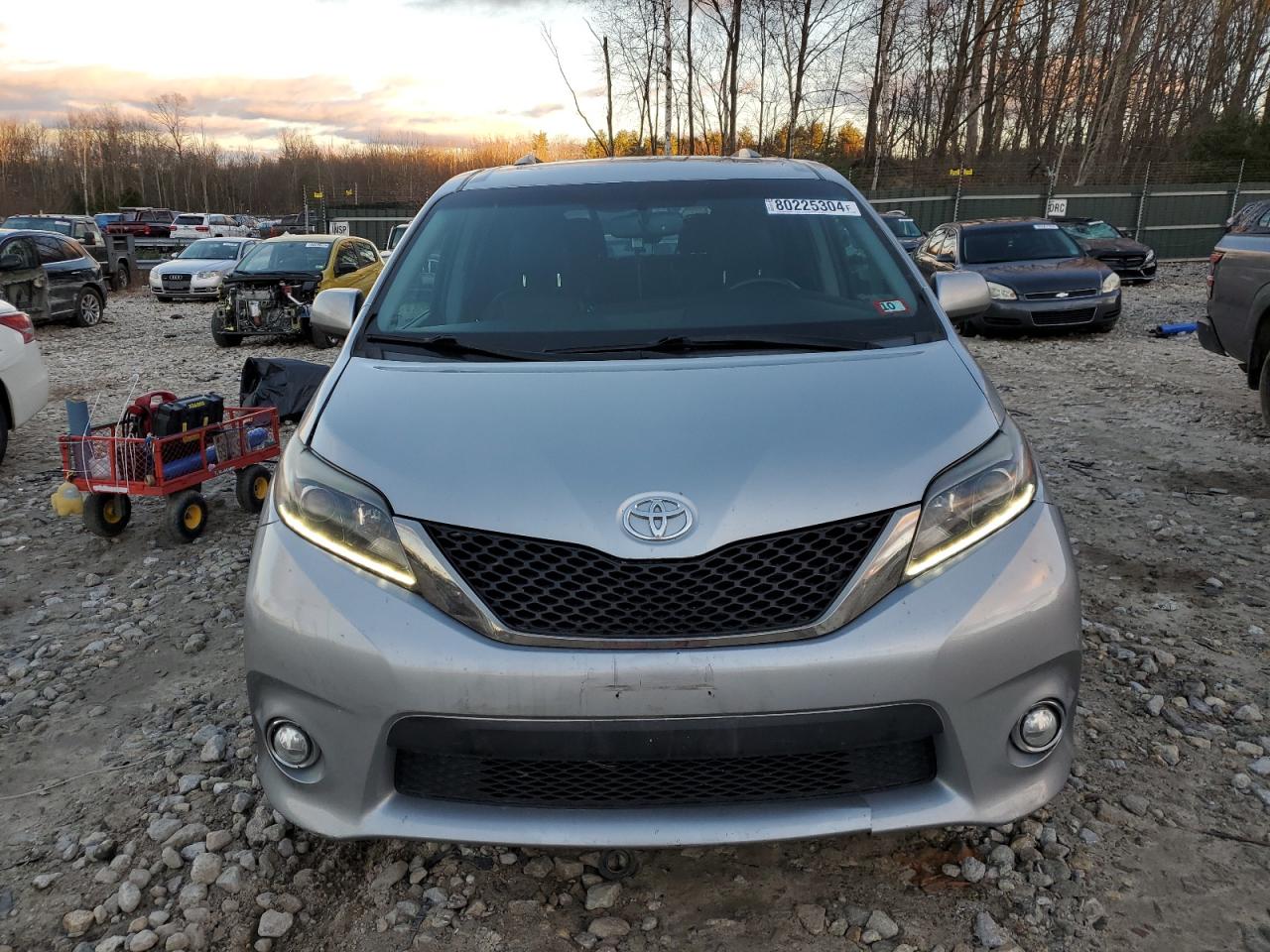2017 Toyota Sienna - Image 5