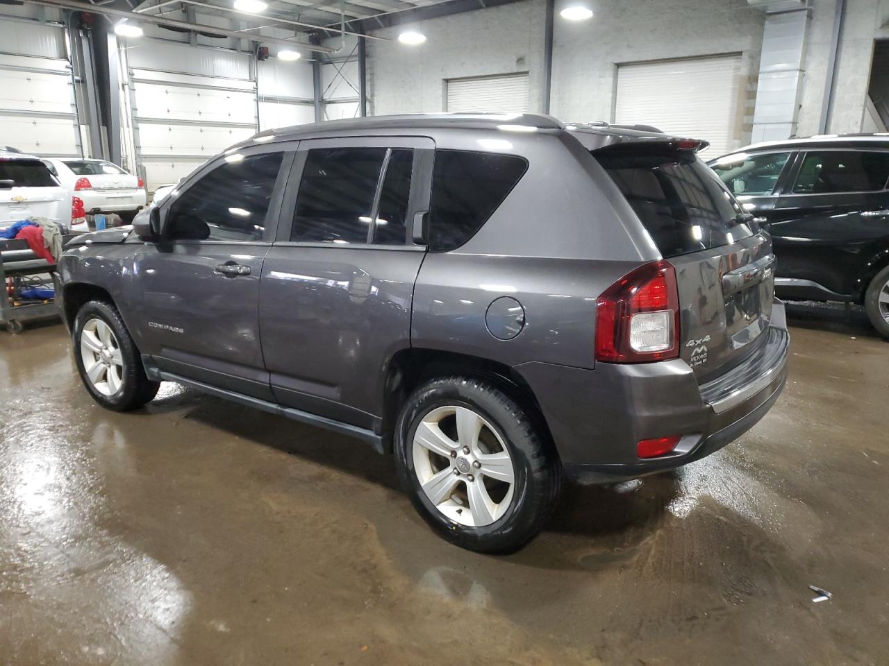 VIN 1C4NJDEB3FD189281 2015 JEEP COMPASS no.2