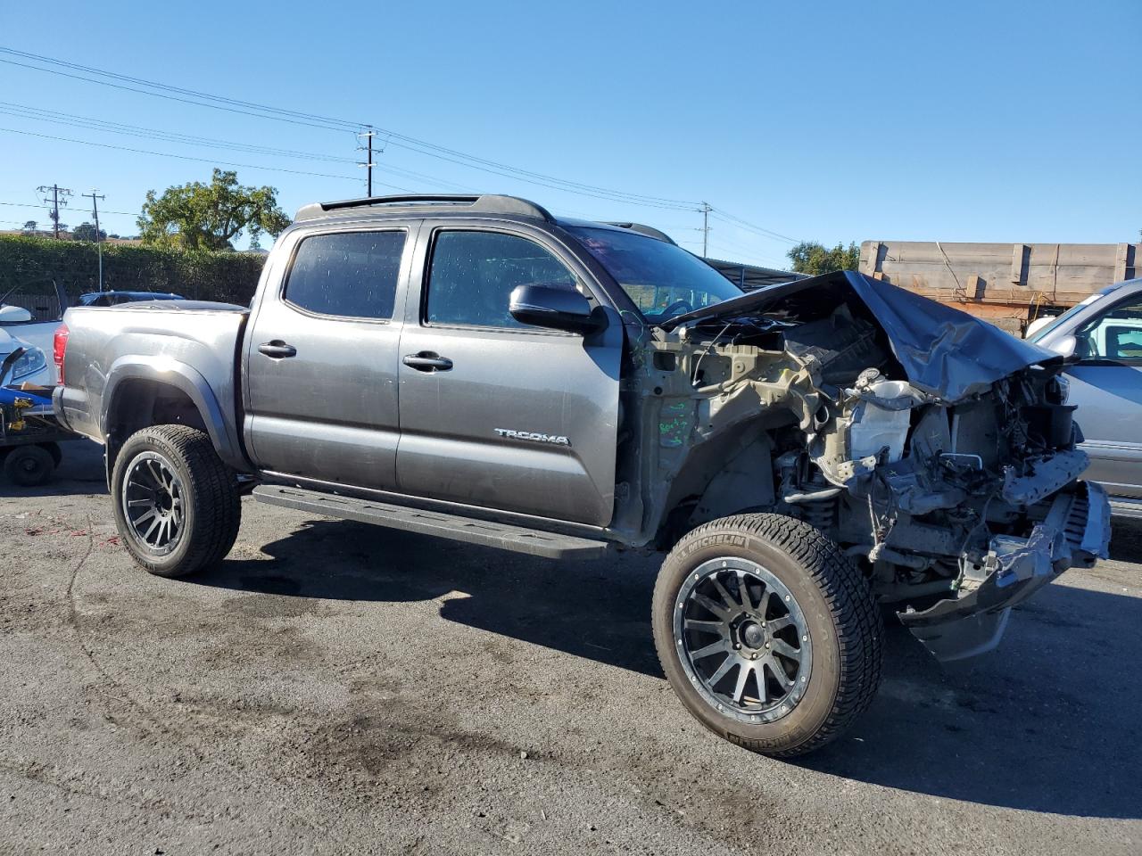 VIN 3TMCZ5AN6HM112496 2017 TOYOTA TACOMA no.4