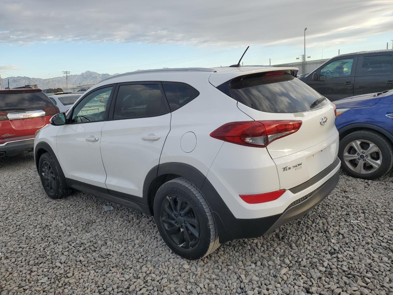 VIN KM8J3CA23GU227064 2016 HYUNDAI TUCSON no.2