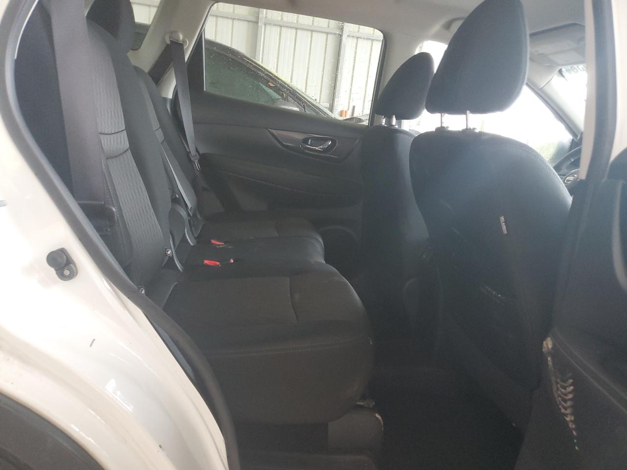 2017 Nissan Rogue - Image 11