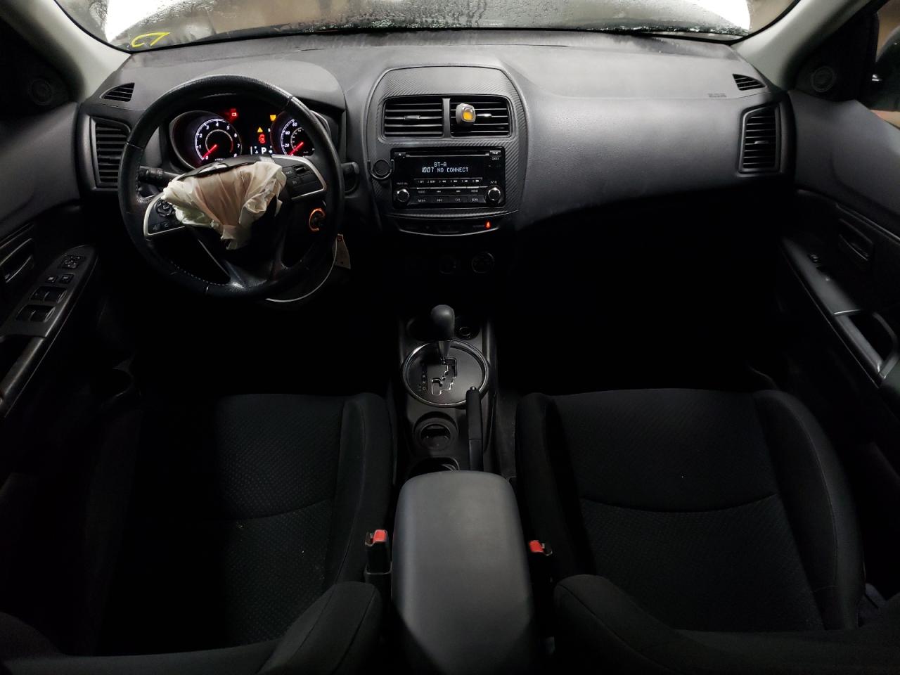 2015 Mitsubishi Outlander - Image 8