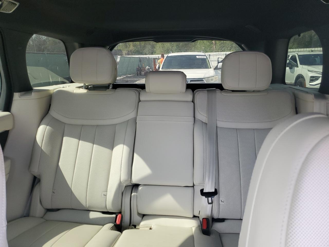 2023 Land Rover Range Rover - Image 10