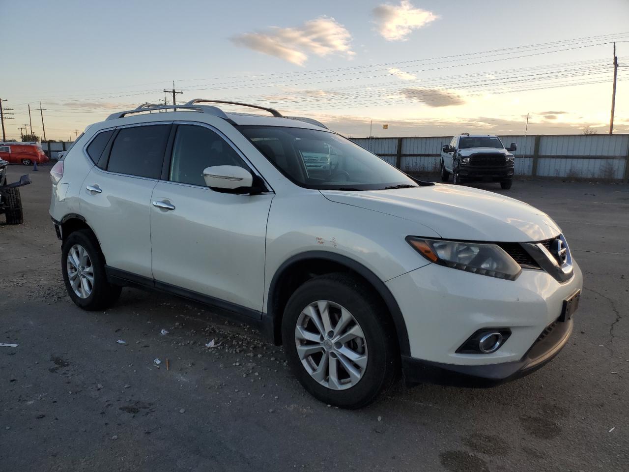 2015 Nissan Rogue - Image 4
