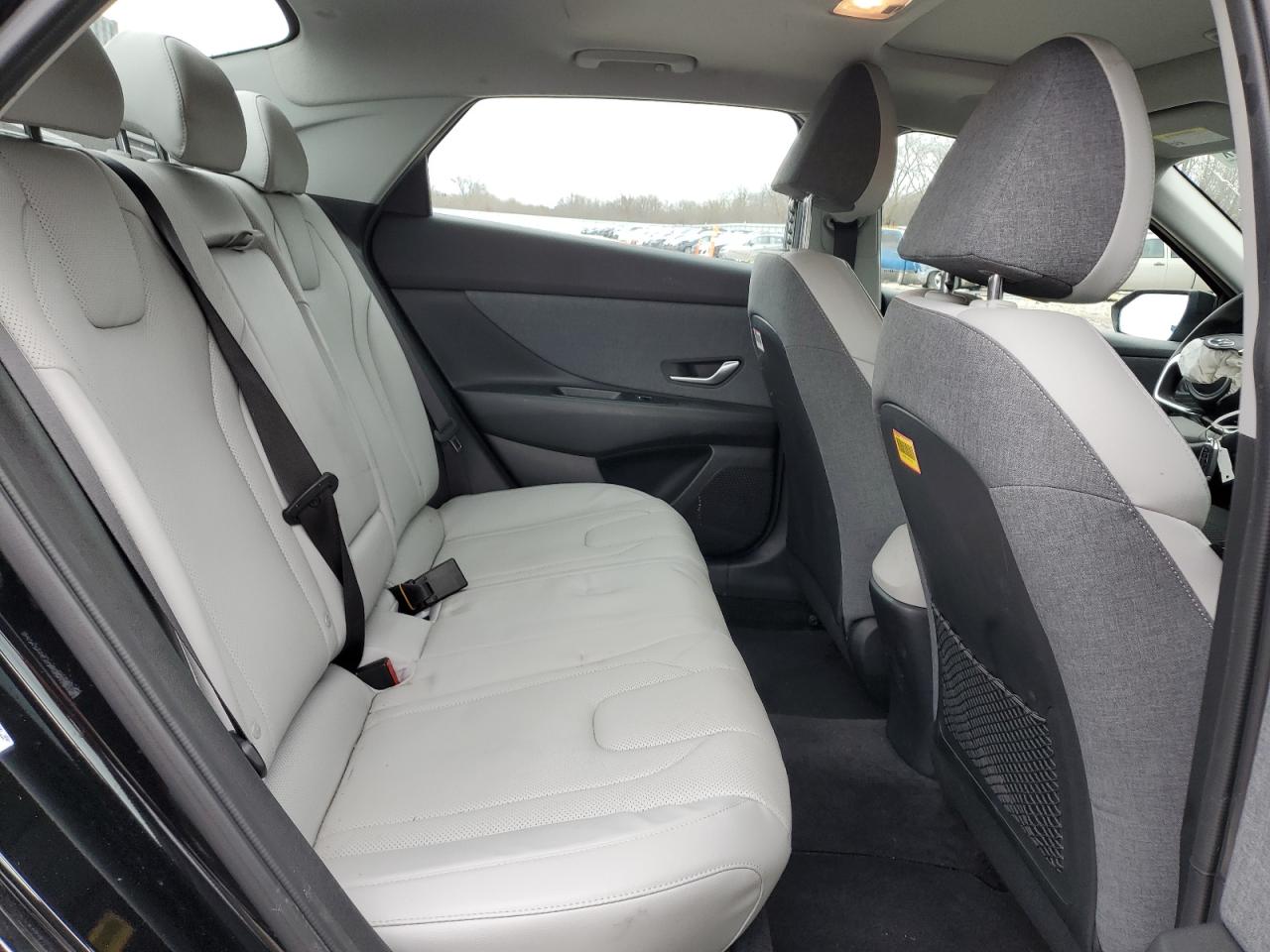 2023 Hyundai Elantra - Image 10