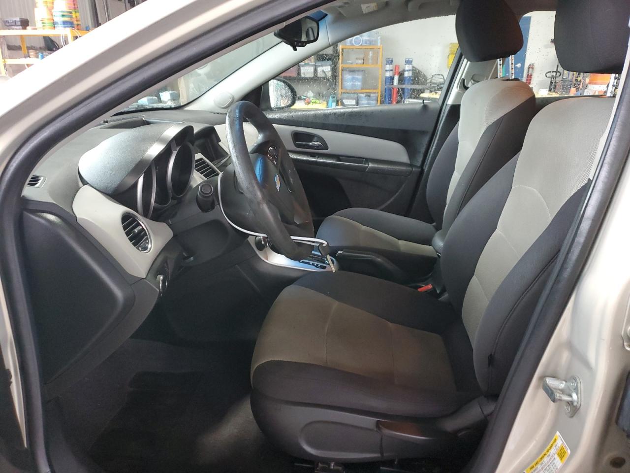 2012 Chevrolet Cruze - Image 7