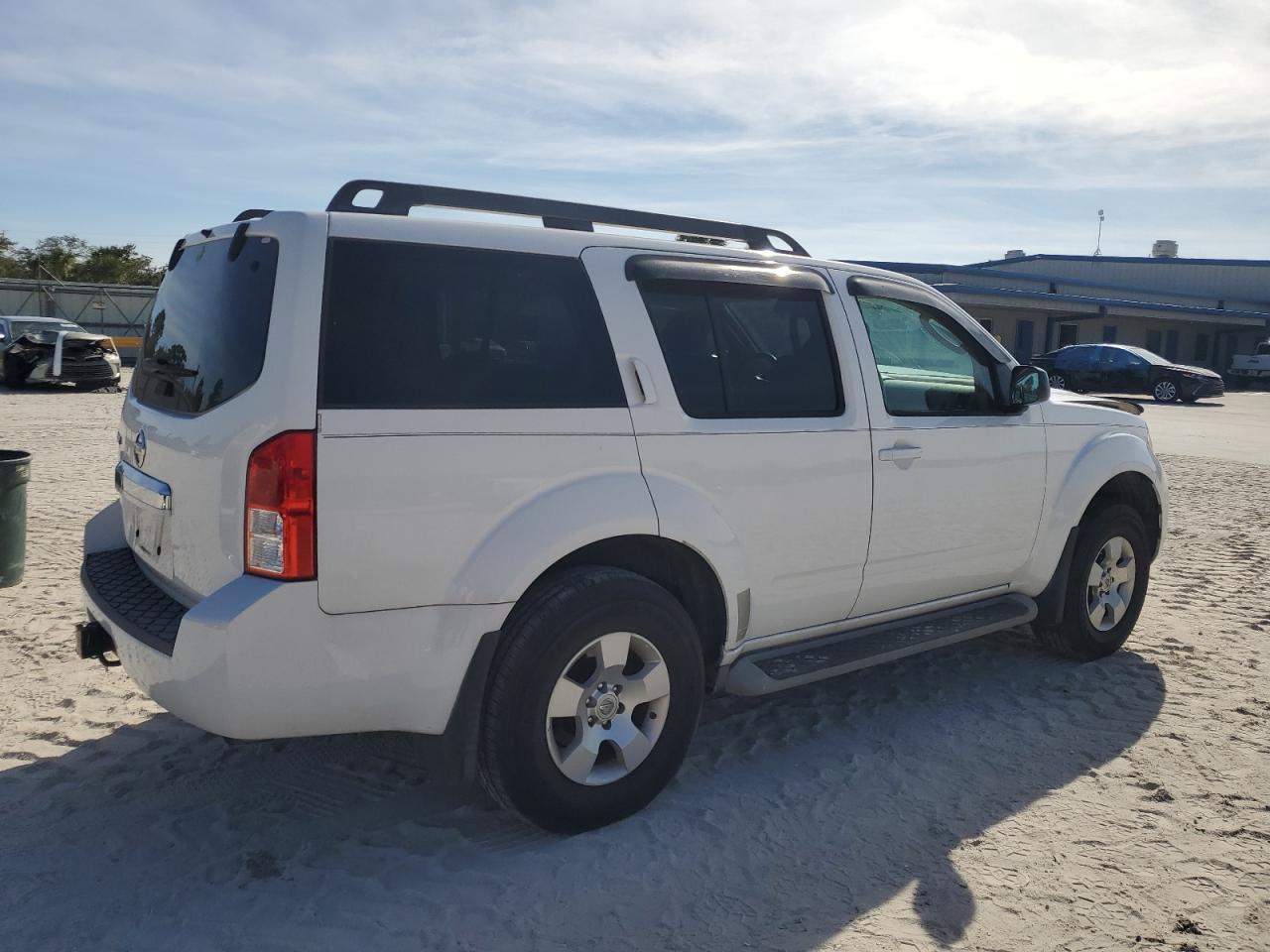 2012 Nissan Pathfinder - Image 3