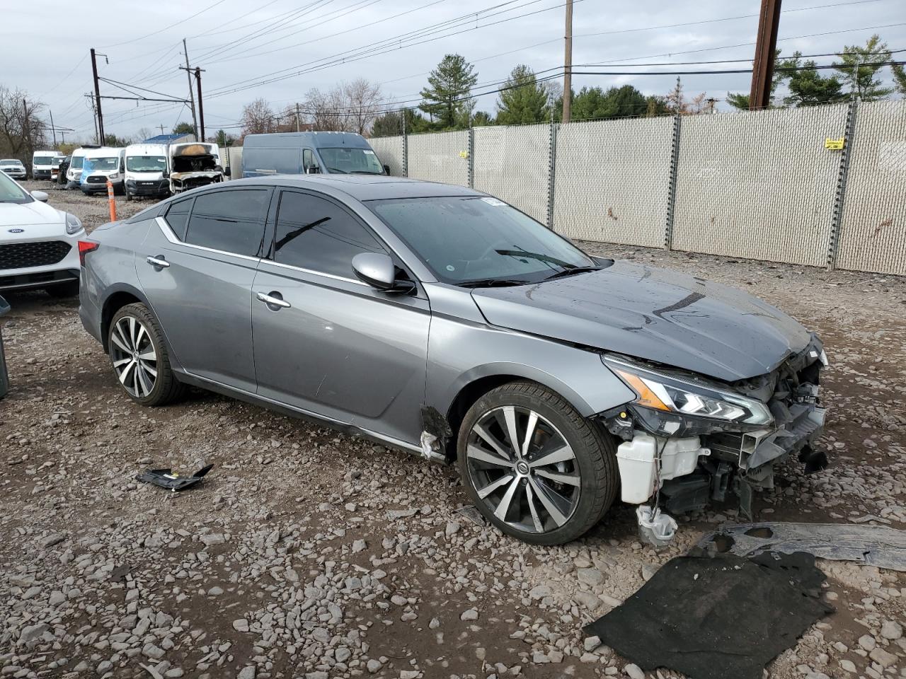 2021 Nissan Altima - Image 4