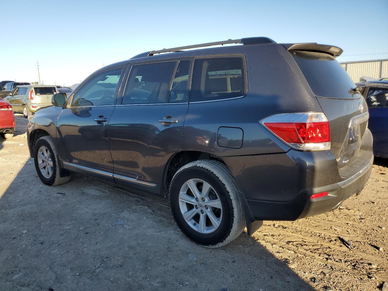 VIN 5TDZA3EH4DS031713 2013 TOYOTA HIGHLANDER no.2