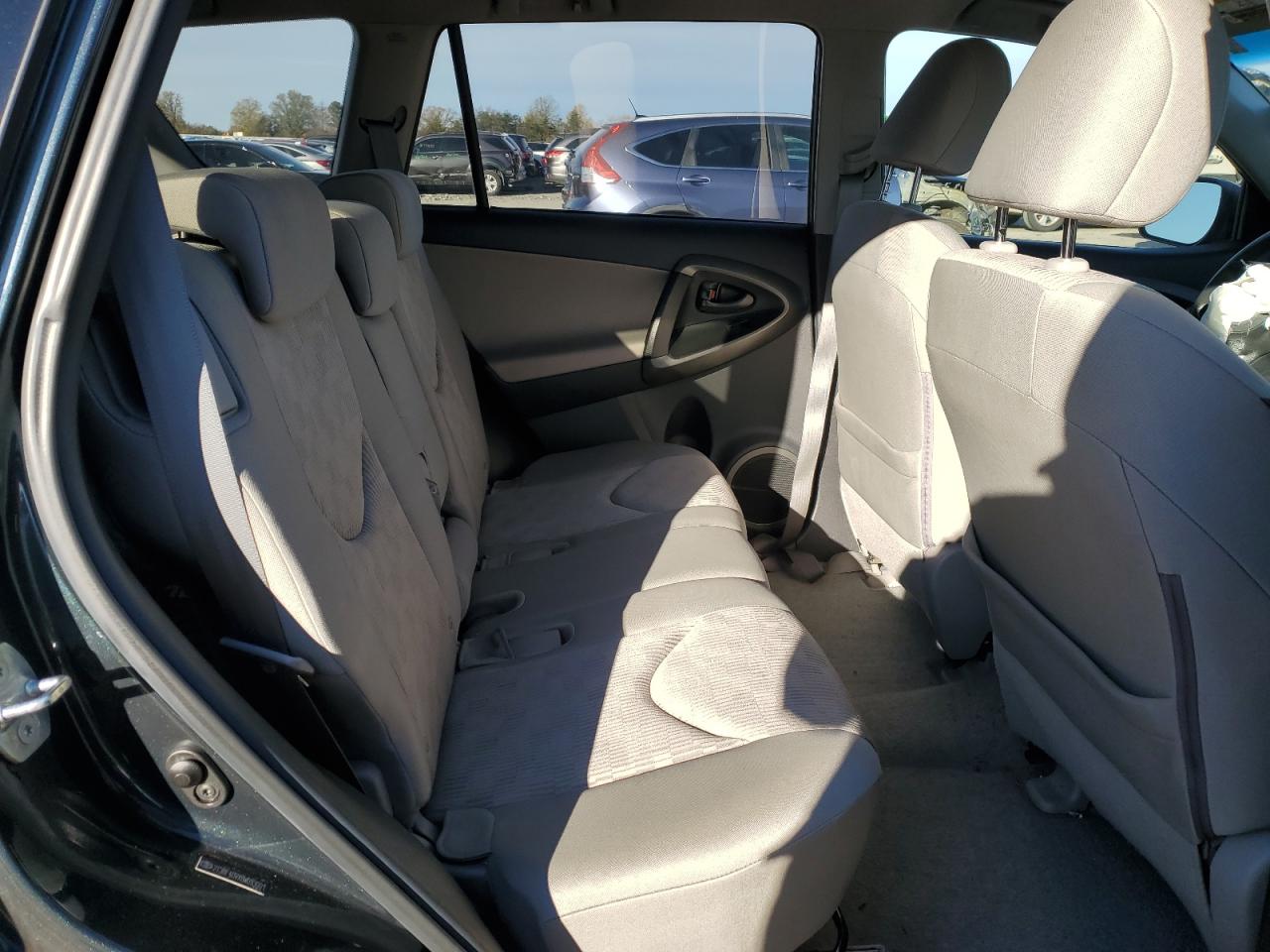 2011 Toyota RAV 4 - Image 12