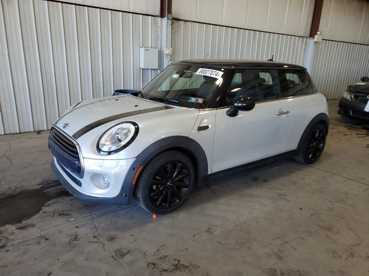 VIN WMWXP5C53J2G61803 2018 MINI COOPER no.1