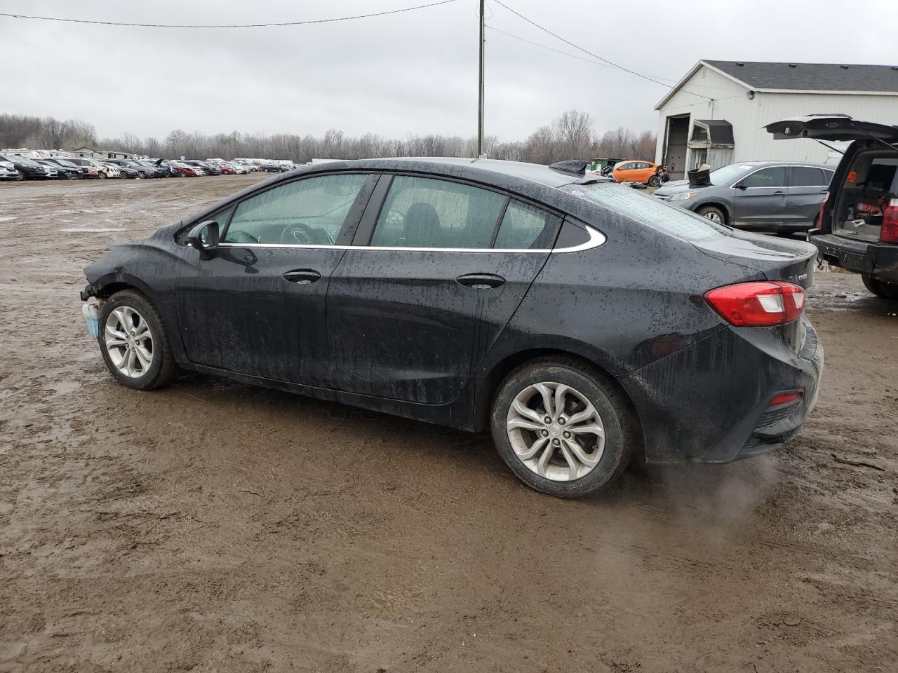 2019 Chevrolet Cruze - Image 2