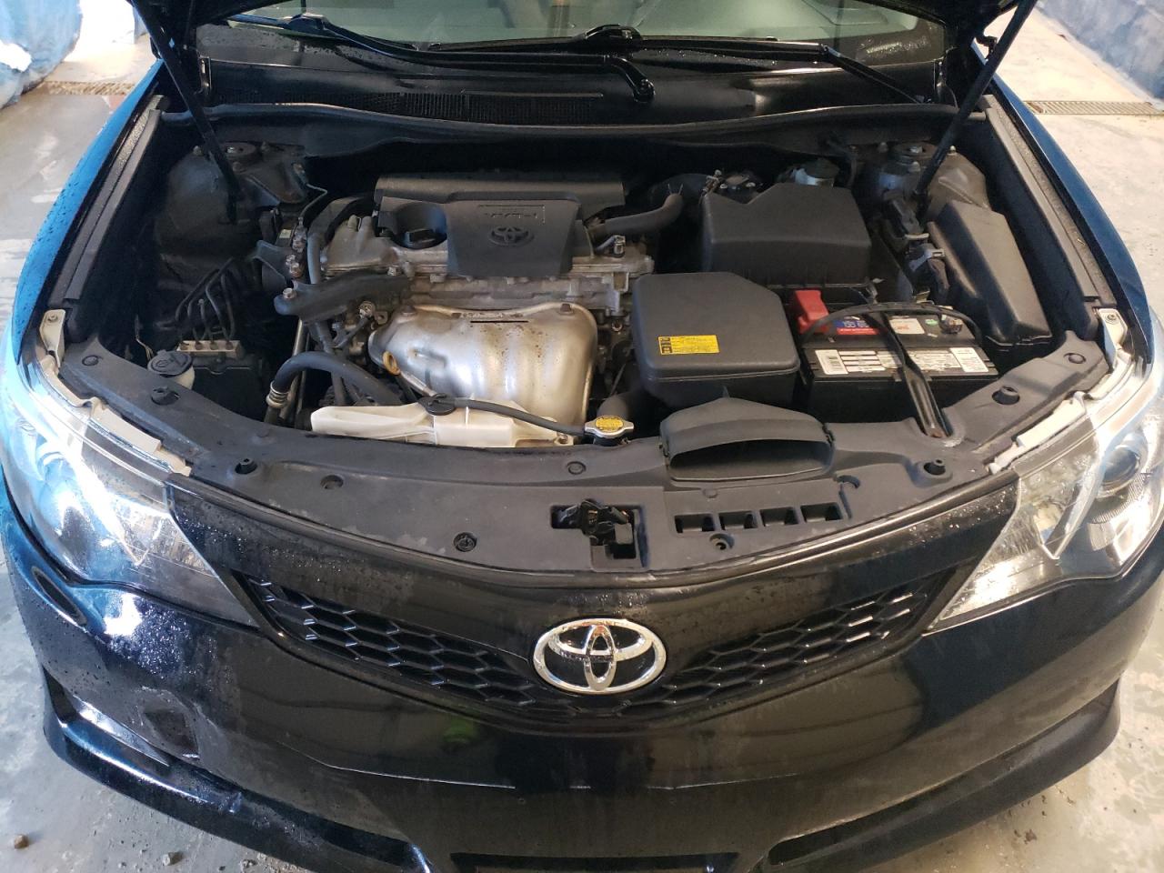 2014 Toyota Camry - Image 11